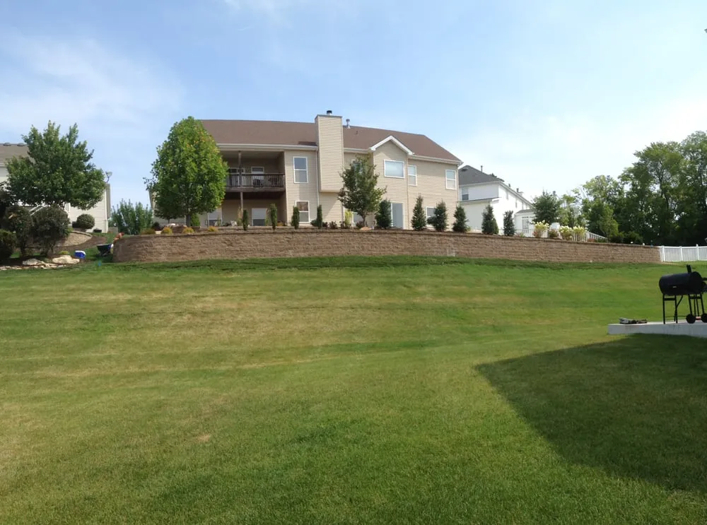 Custom yard maintenance in Wright City, MO by Boyd Walls