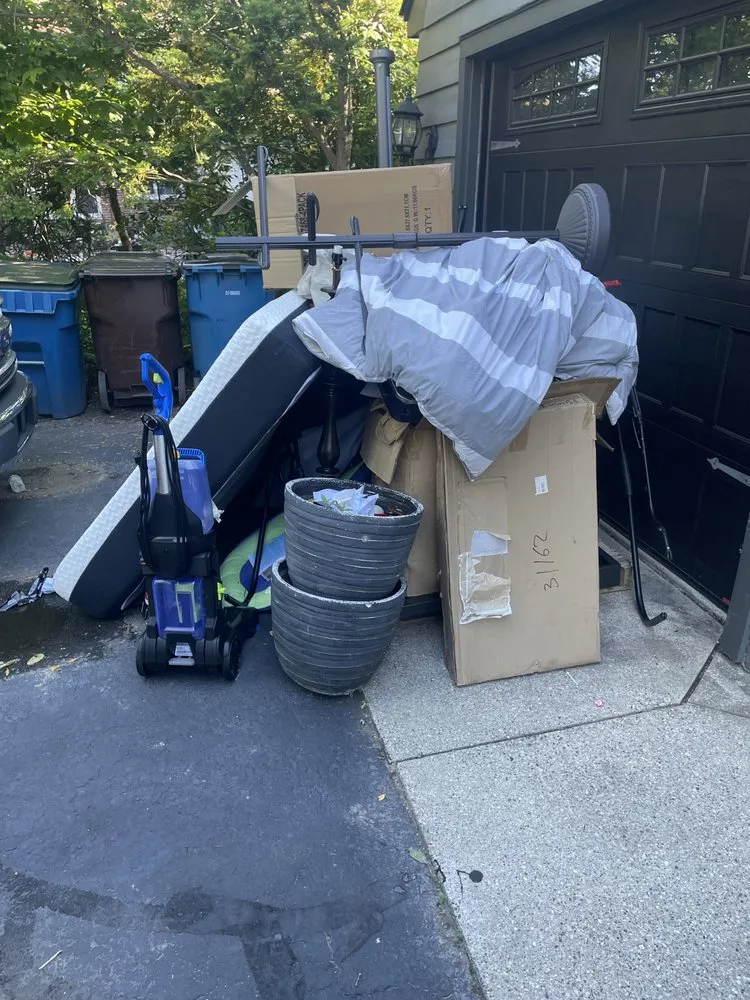 Reliable lawn care service for outdoor upgrades in Grand Rapids, MI by Boyd’s Trash Removal