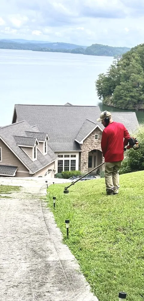Custom garden landscaping experts serving Ten Mile, TN - Bozeman's Lawn Care