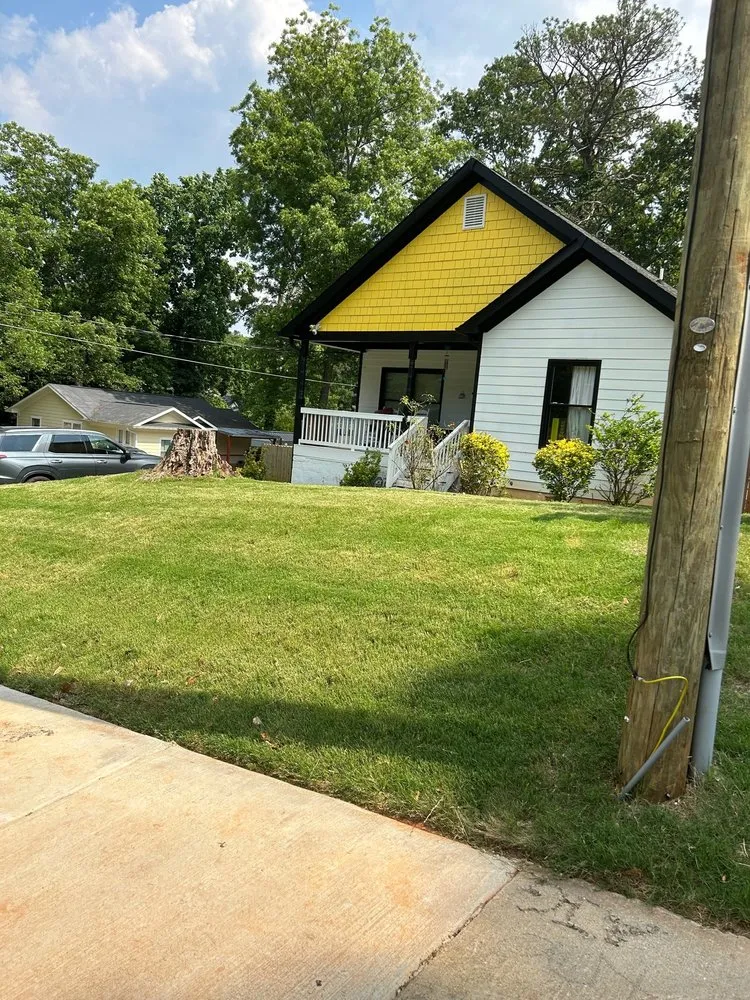 Custom lawn care service experts serving Atlanta, GA - Bozz Lawn Care