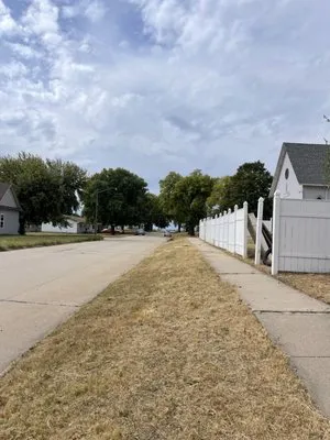 Bps Cuttin Yards Logo