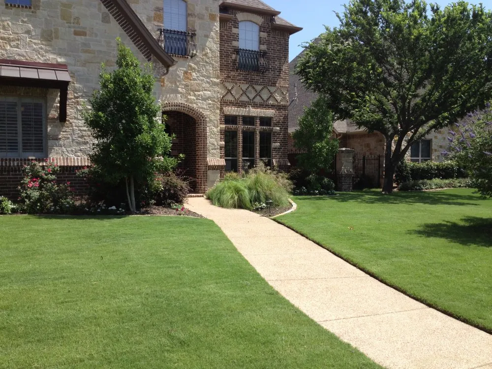 Local garden landscaping for homes in Lewisville, TX by BR Green Lawn Care