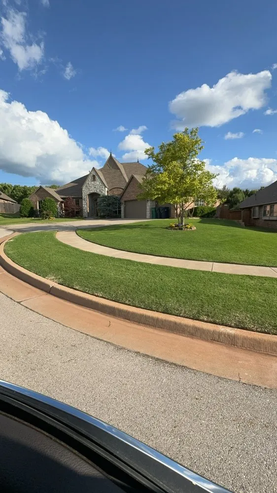 Trusted yard maintenance in Edmond, OK - B&R Landscape
