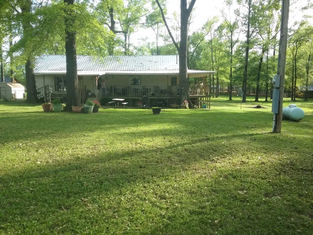 Custom residential landscaping for beautiful yards in Bossier City, LA by BR Lawn Care
