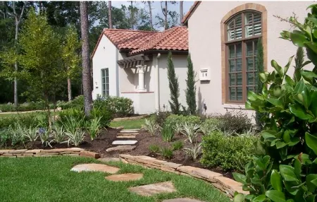 Professional landscaping services in Houston, TX by B.R. Pollock & Associates