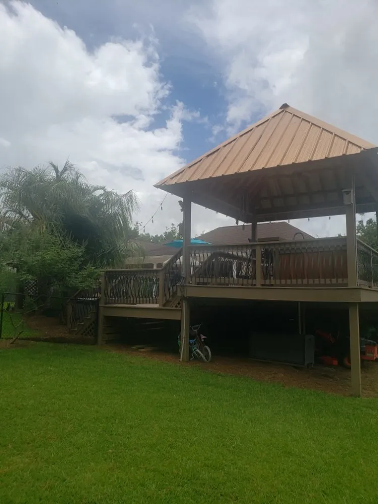 Trusted landscape design for homes in Gulfport, MS by Bracey lawn care