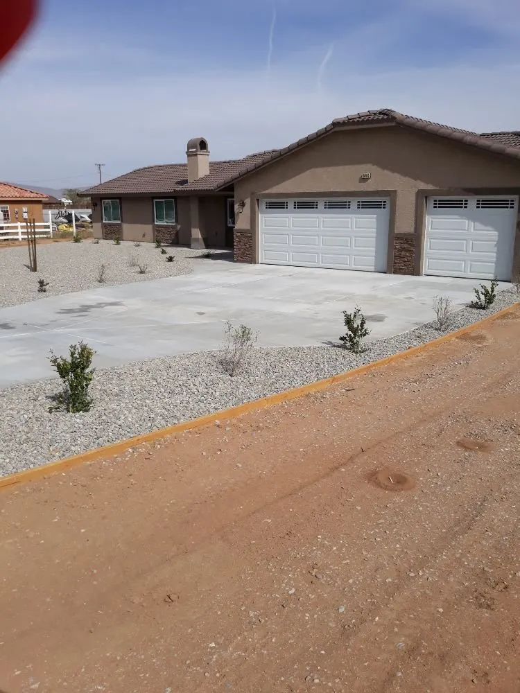 Trusted landscaping services experts serving adelanto, CA - Bracken's Landscaping
