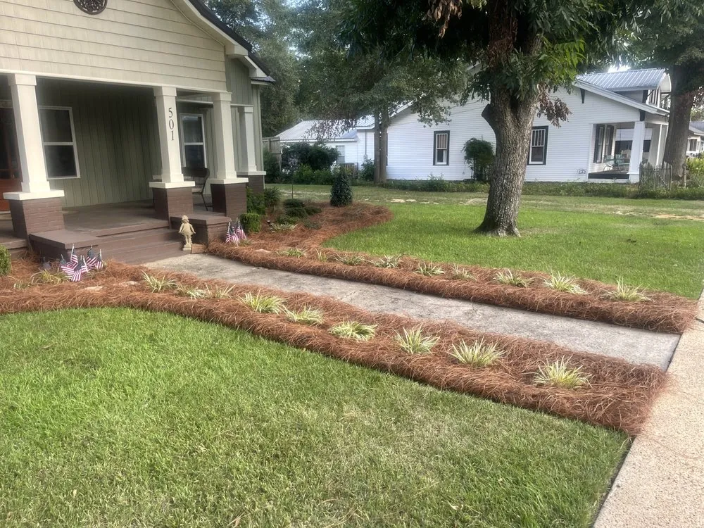 Custom yard maintenance in Headland, AL by Brackins Lawn Care