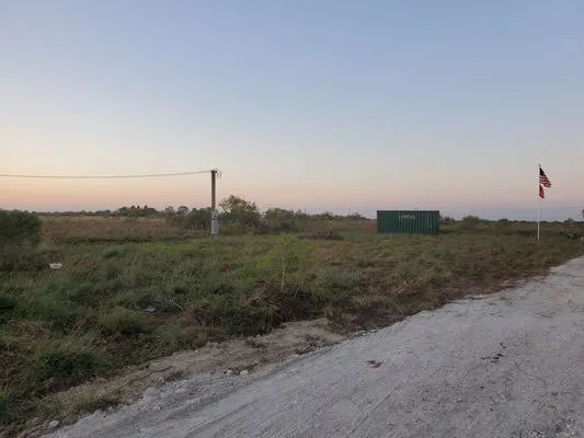 Bracks Contractors Logo