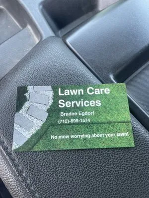 Bradee’s Lawn Care Logo