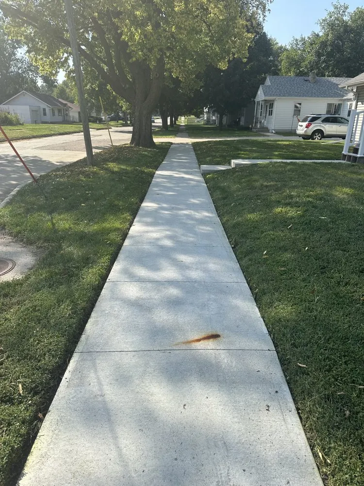 Professional landscaping services with custom design in Sioux City, IA by Braden’s Lawn & Snow