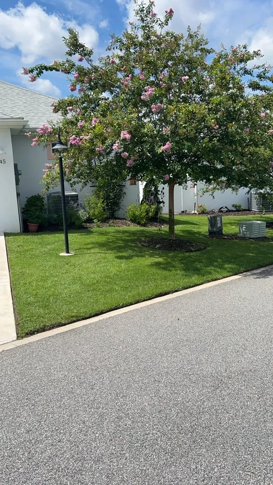 Custom lawn care service in Leesburg, FL by Bradford & Sons Lawn Maintenance And Tree Services