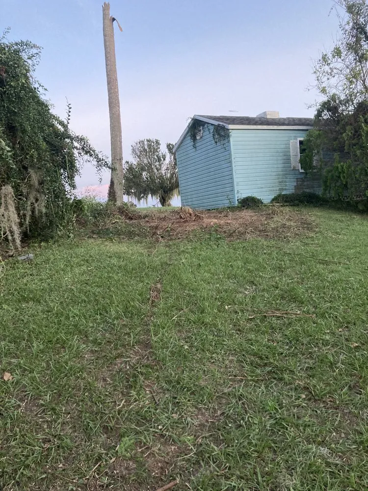 Affordable residential landscaping for homes in Leesburg, FL by Bradford & Sons Lawn Maintenance And Tree Services