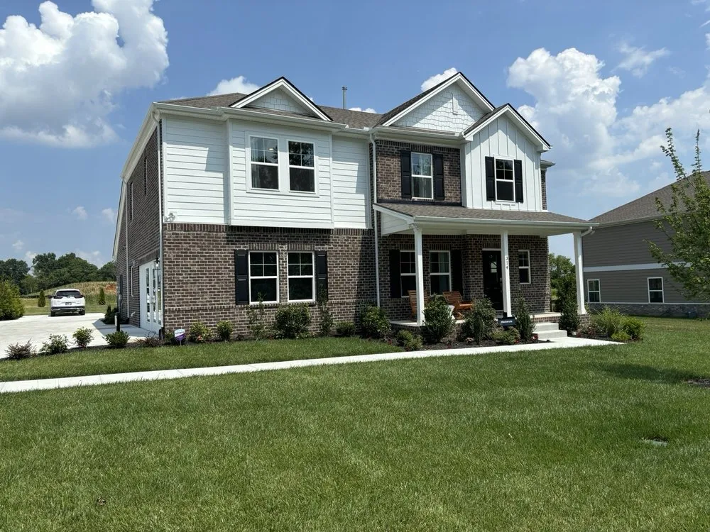 Top-rated yard maintenance in Mount Juliet, TN by Bradford Lawn & Turf