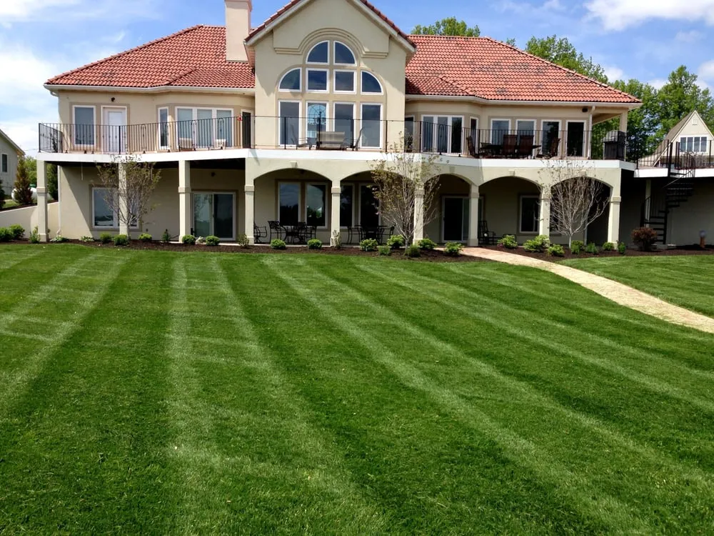 Professional garden landscaping experts serving Kansas City, MO - Bradford Street Lawn & Landscape, LLC