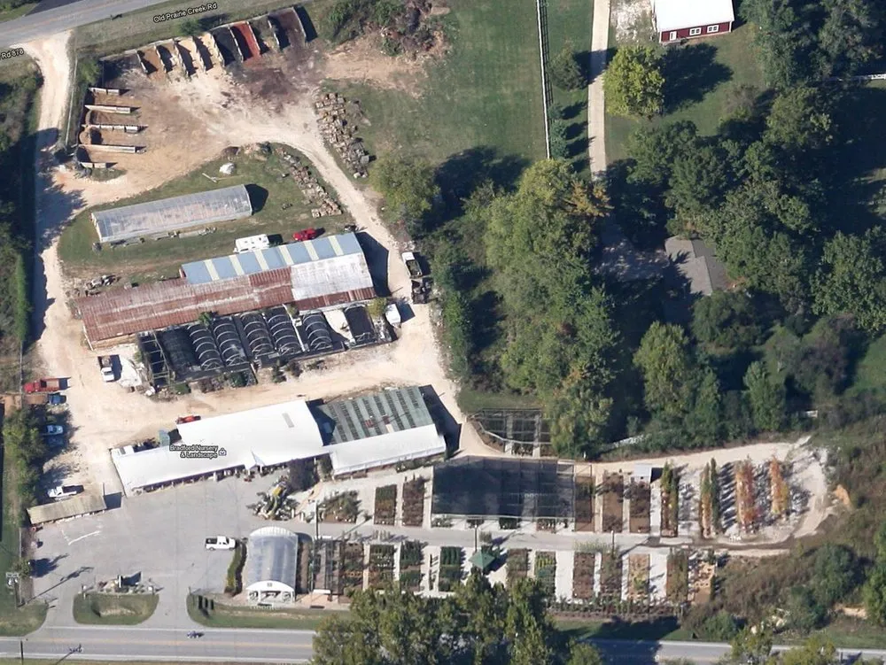 Affordable lawn mowing service in Rogers, AR - Bradford Yard Living + Landscaping