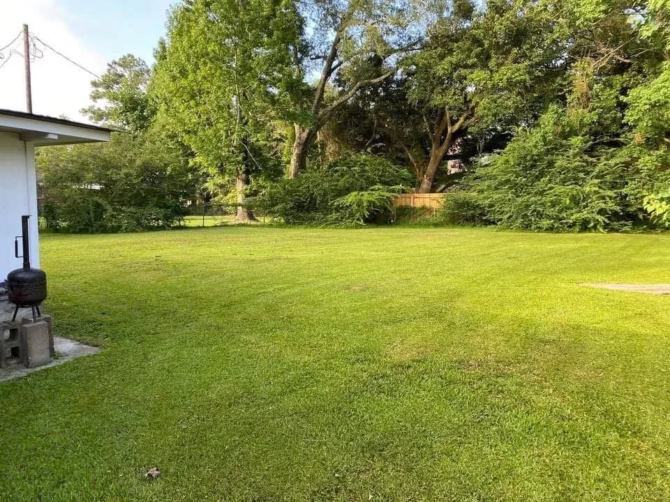 Trusted residential landscaping with custom design in Pollock, LA by Bradley Lawn Care
