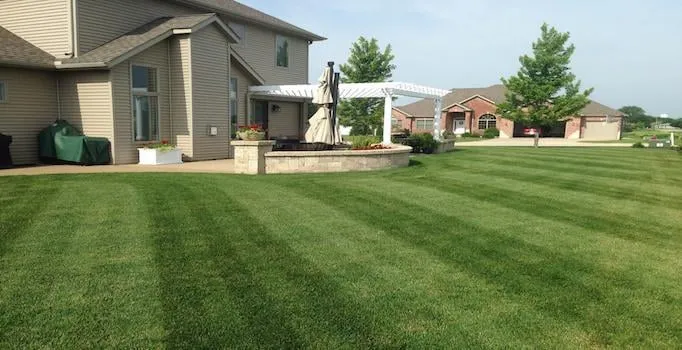 Affordable lawn care service in Washington, IL by Brad's Lawn Care