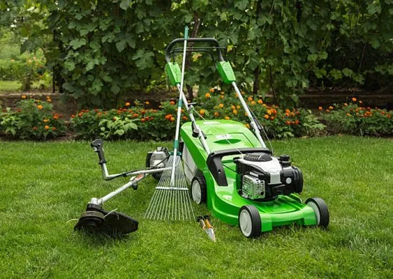 Brad's Lawn Service Logo