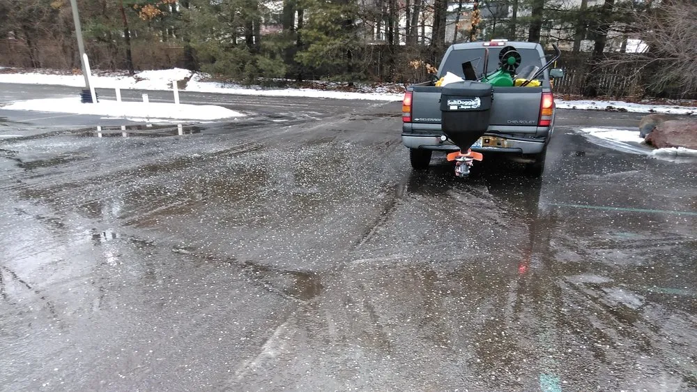 Trusted lawn care service in Battle Creek, MI - Brad's Lawn Services