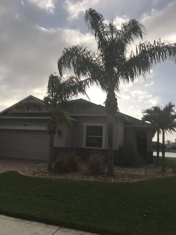 Custom lawn mowing service in Melbourne, FL by Brads Lawns