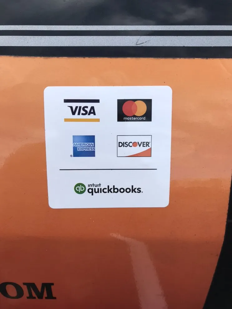 Professional garden landscaping for year-round maintenance across Melbourne, FL - Brads Lawns