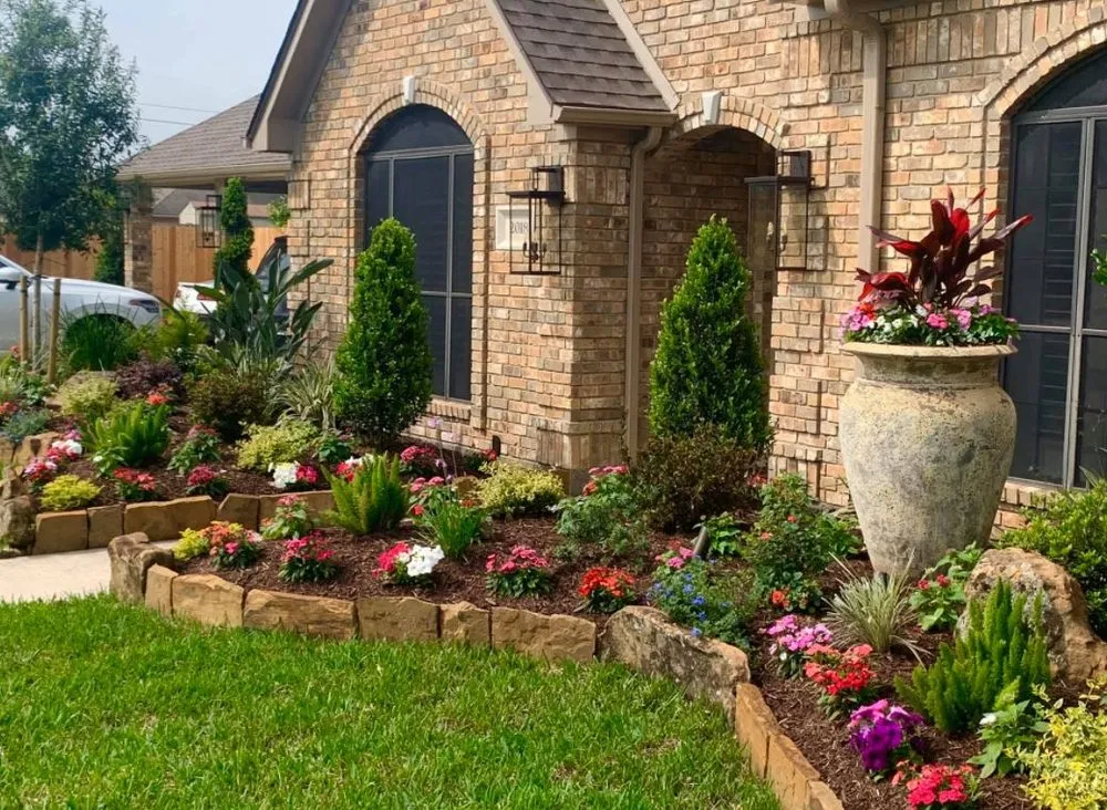 Professional yard maintenance in Deer Park, TX by Bradshaw Landscaping