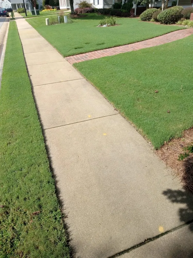 Reliable landscaping services for homes in Columbus, GA by Bradshaw Lawn Services