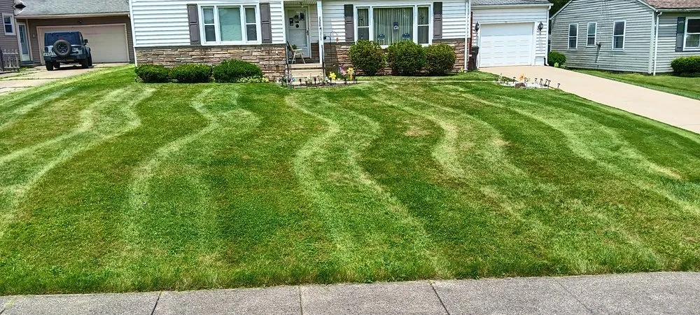 Professional lawn care service in Salem, OH by Bradway Lawn Care