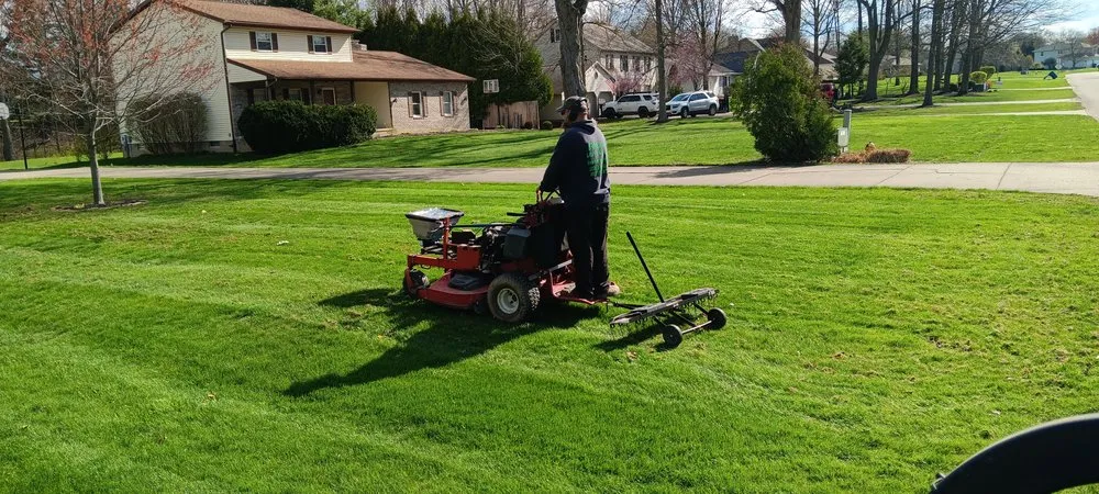 Trusted lawn care service experts serving Salem, OH - Bradway Lawn Care