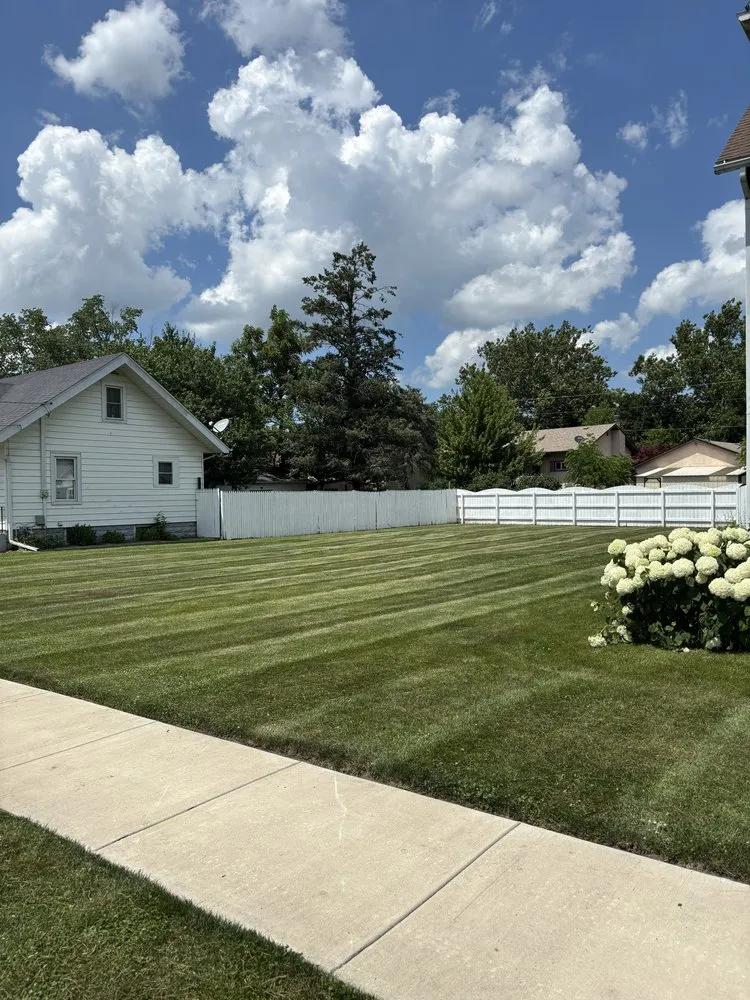 Custom yard cleanup service experts serving Marseilles, IL - Brady’s Lawn Service