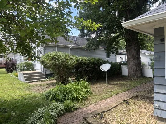 Brady’s Lawn Service