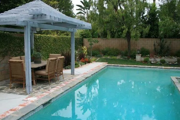 Trusted yard cleanup service with custom design in Oak Park, CA by Bragar Landscaping