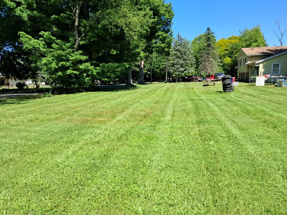 Local outdoor landscaping experts serving Kalamazoo, MI - Bragg Property Maintenance