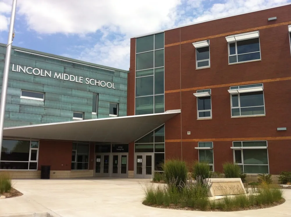 Professional residential landscaping in Des Plaines, IL by Brancato Landscaping