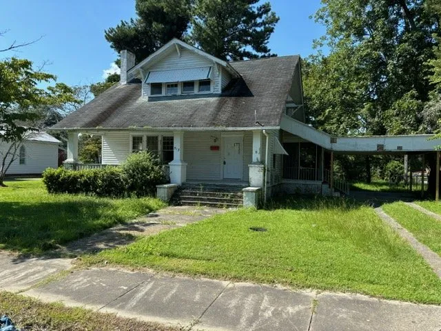 Reliable landscape design in Greenville, NC by Branch To Blade Lawn And Tree Care