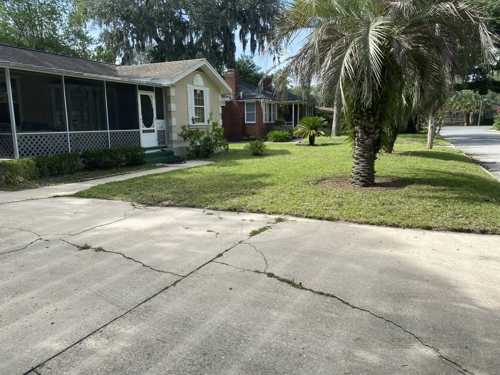 Trusted lawn care service in Jacksonville, FL - Branch’s Lawn Service
