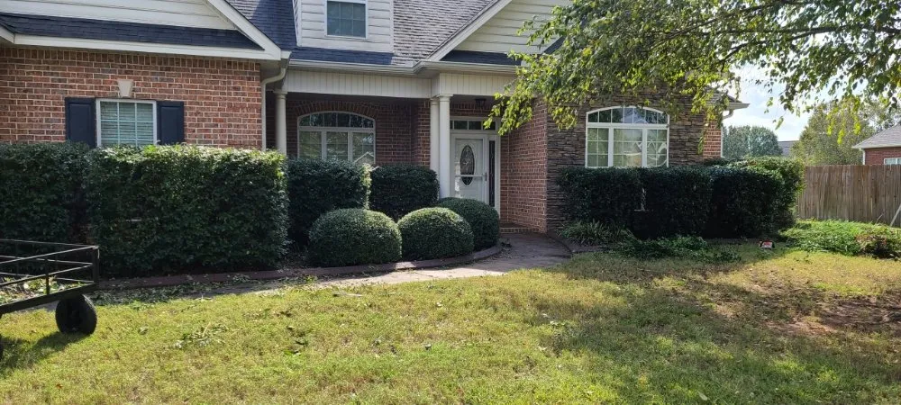 Affordable garden landscaping in Perry, GA by Brandon Pest Control