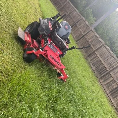 Brandon Woodard’s Lawncare Logo