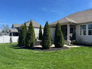 Custom lawn mowing service experts serving Akron, OH - Brandon’s Landscaping