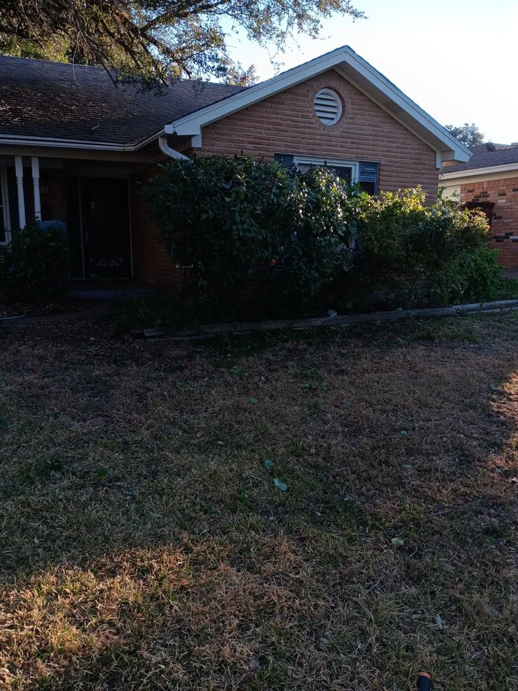 Custom lawn mowing service for beautiful yards across Arlington, TX - Brandon's landscaping