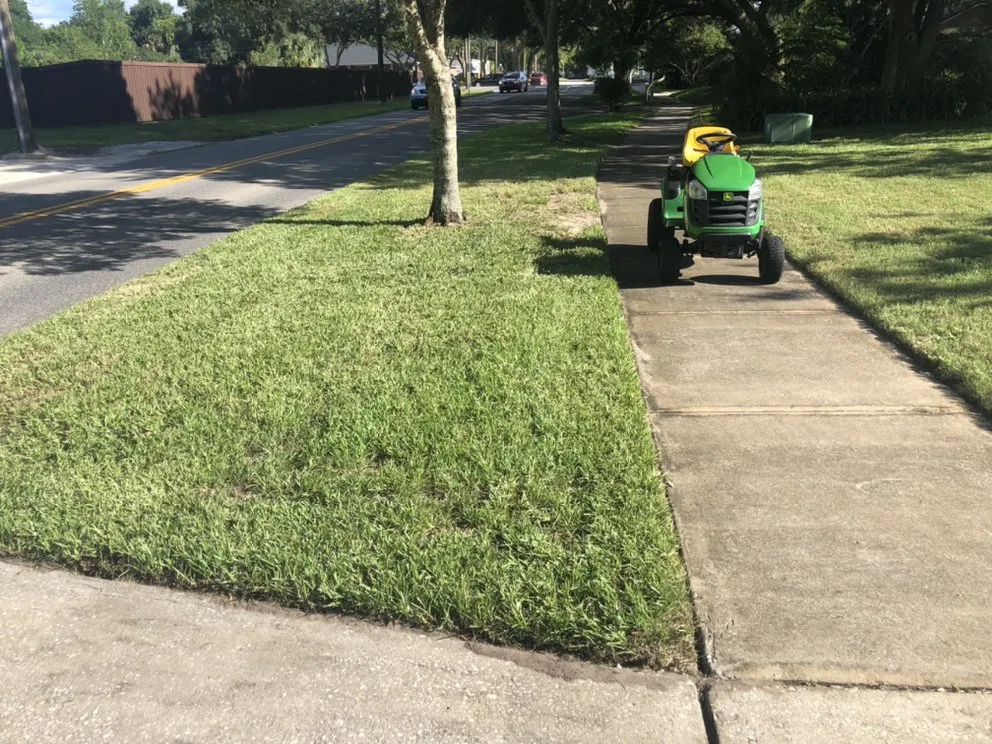 Reliable yard maintenance in Oviedo, FL by Brandons Lawn Care
