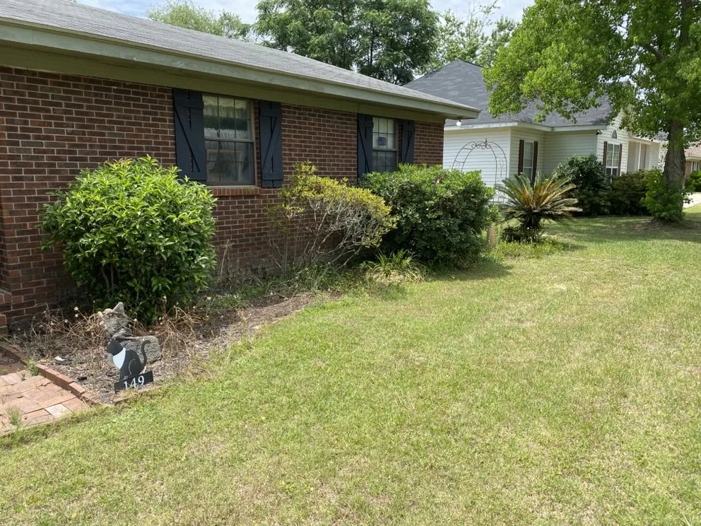 Custom garden landscaping experts serving Pooler, GA - Brandon’s Lawn Care