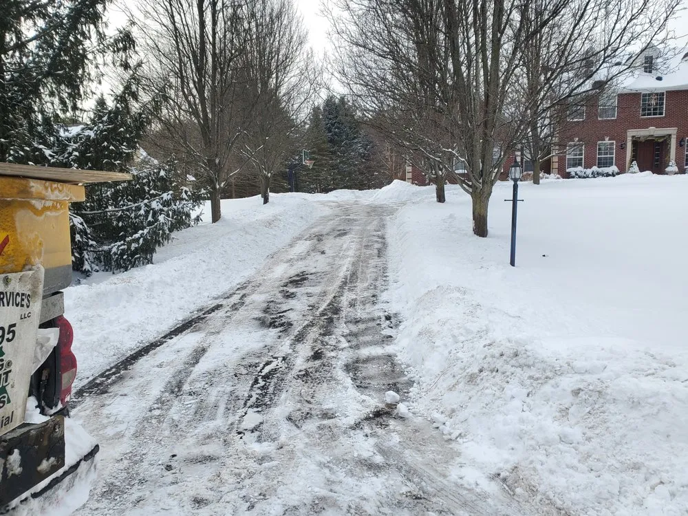 Expert lawn mowing service experts serving Waterford Township, MI - Brandon's Outdoor Services