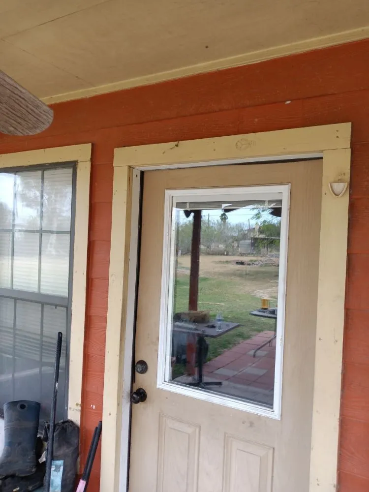 Top-rated landscaping services experts serving Edinburg, TX - Brandon's Pressure Washing And Lawn Care Services