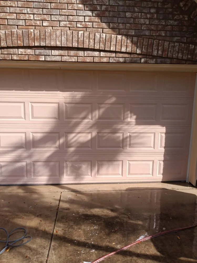 Top-rated landscaping services experts serving Edinburg, TX - Brandon's Pressure Washing And Lawn Care Services