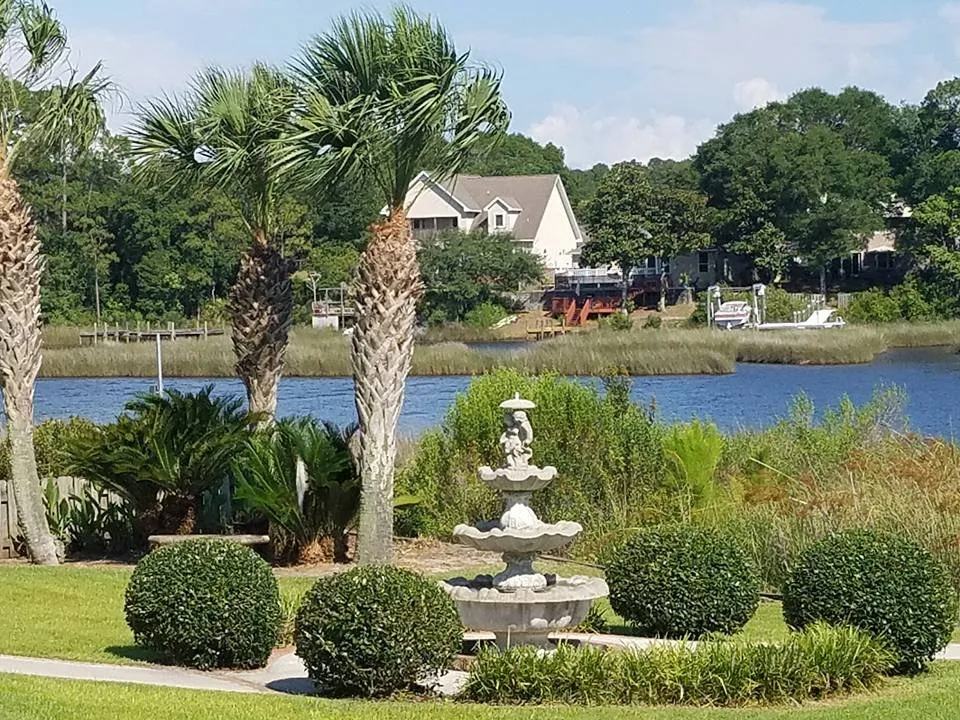 Custom yard cleanup service in Panama City, FL - Brandows Lawn & Landscape