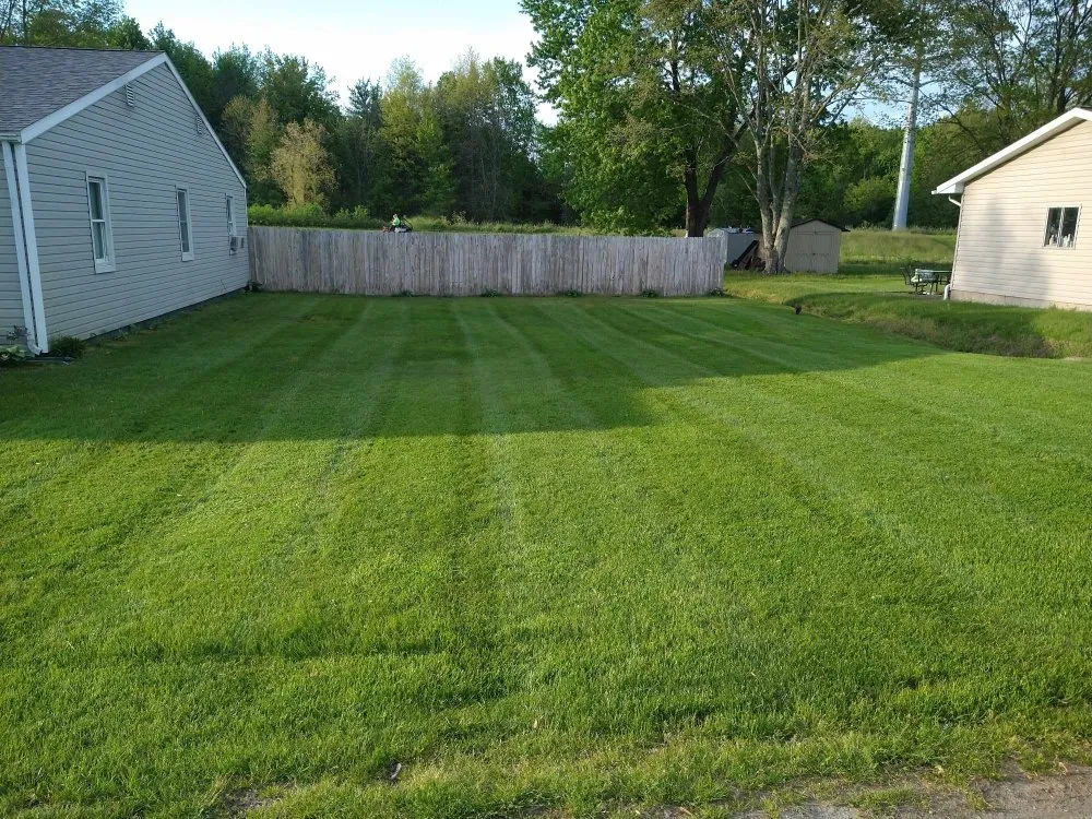 Trusted yard maintenance for beautiful yards in Zanesville, OH by Branton Landscaping