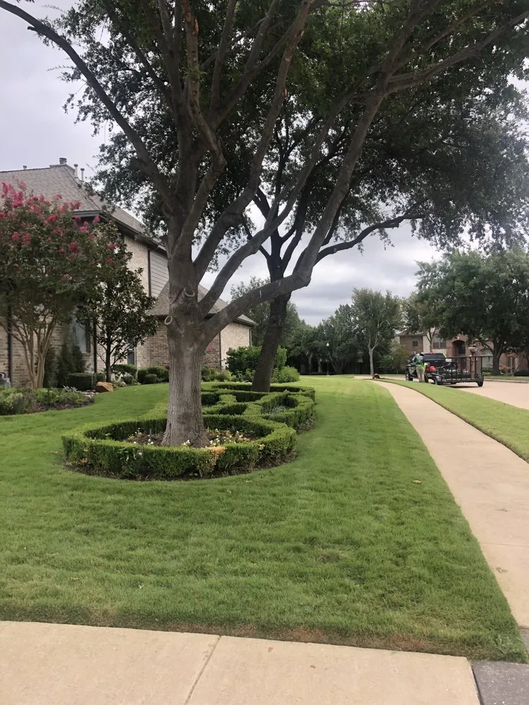 Custom garden landscaping in Garland, TX by Brant's Lawn Care