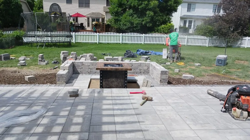 Custom garden landscaping experts serving Elgin, IL - Braulio Landscaping